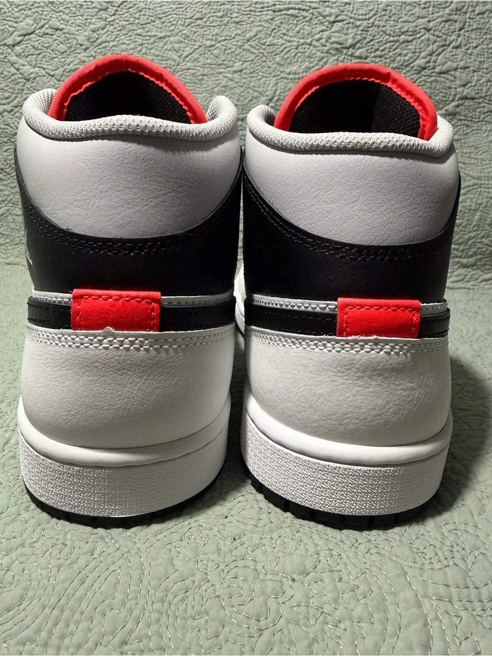 Nike Air Jordon 1 Mid Size 10 Men’s Summit White/Black